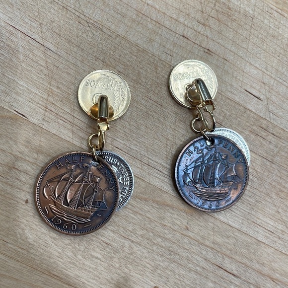 Queen Elizabeth II Coin Clip On Earrings—Gorgeous!! Peruvian Coin on Top—EUC - Picture 6 of 8